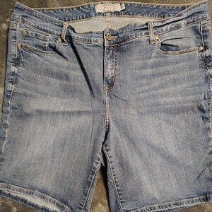Torrid Denim Bermuda Shorts Size 22